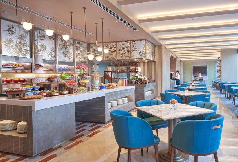 Номер Executive, Shangrila Qiantan, Shanghai