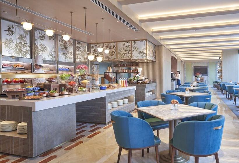 Номер Executive, Shangrila Qiantan, Shanghai