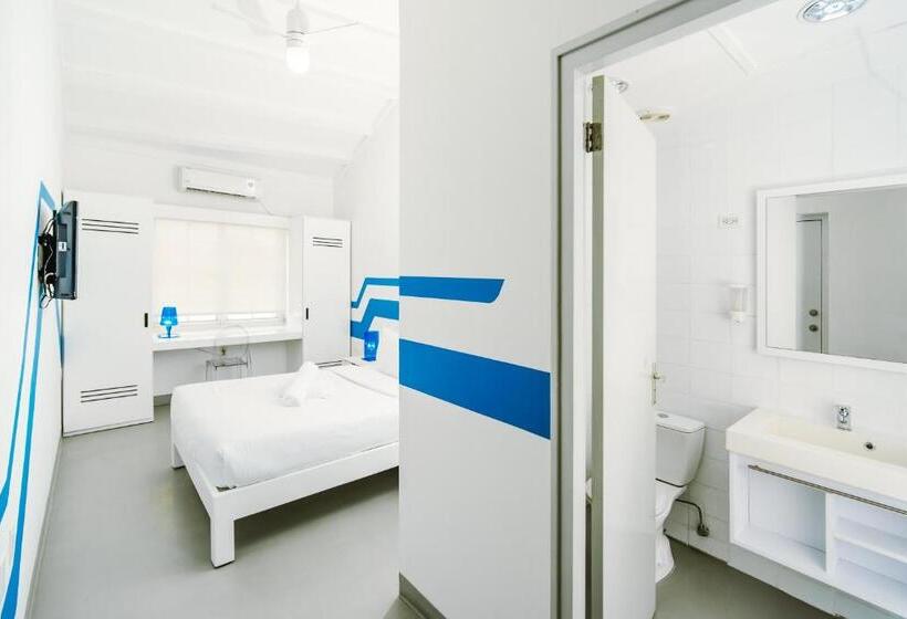 اتاق استاندارد, The Freedom