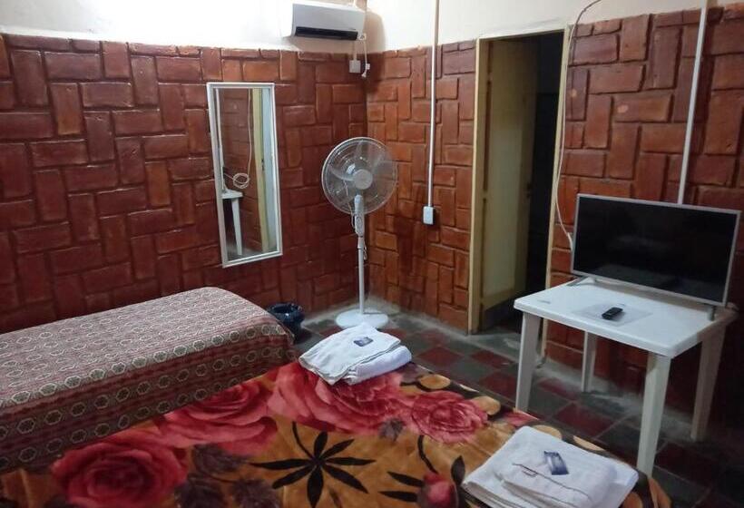 דירת חדר, Apartamentos Quintana