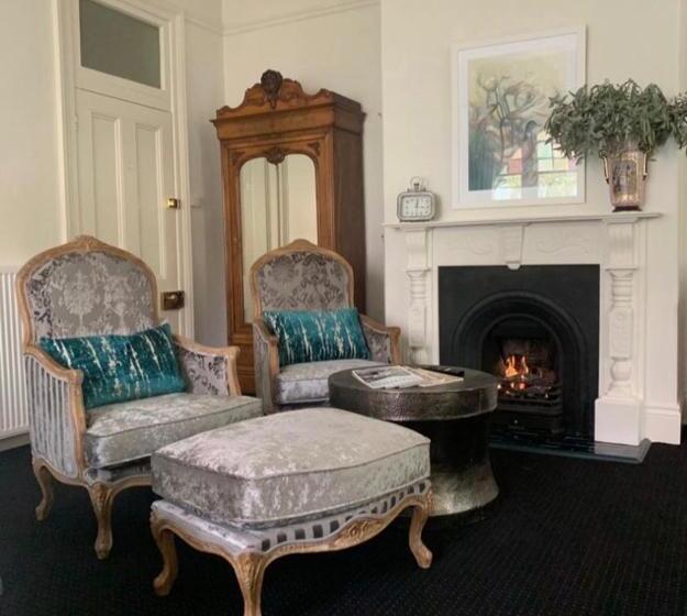 디럭스 스위트 킹 침대, Howlong Old Post Office Luxury Suite