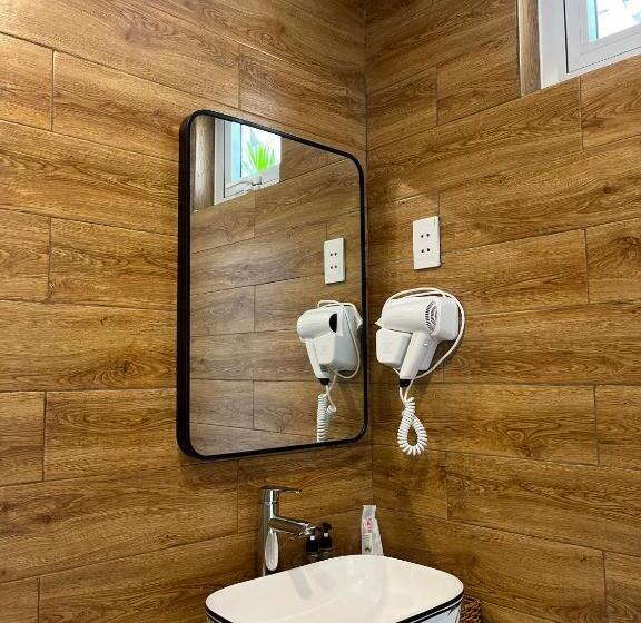 اتاق اکونومی, Khách Sạn Hương Mê