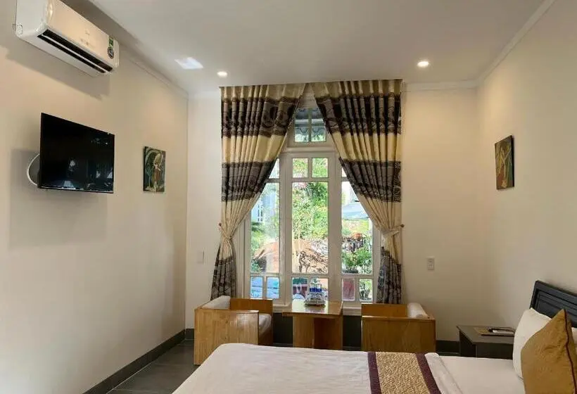 اتاق اکونومی, Khách Sạn Hương Mê