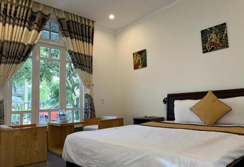 اتاق اکونومی, Khách Sạn Hương Mê