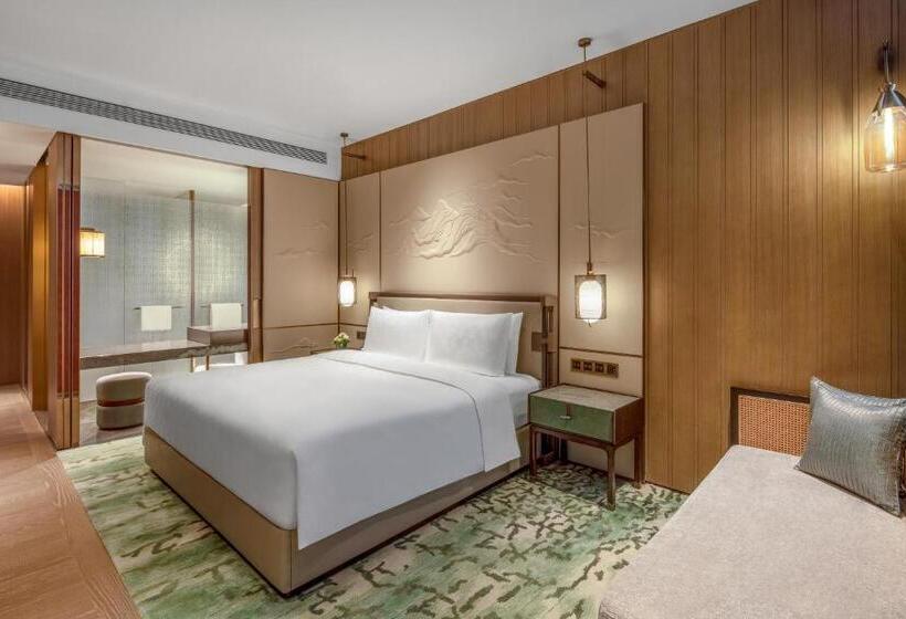 اتاق استاندارد با تخت بزرگ, Hualuxe Hotels And Resorts Qingdao Licang, An Ihg