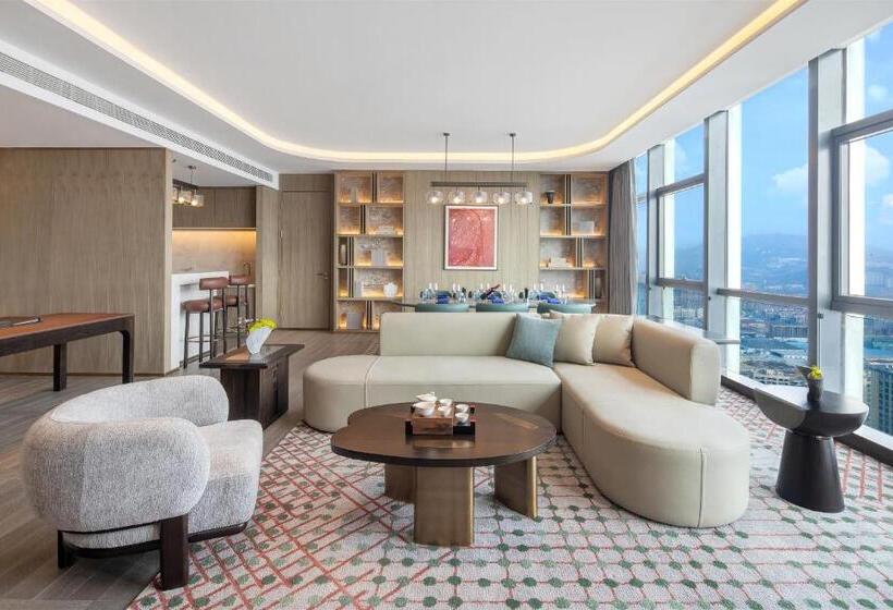 Люкс Кровать Кинг, Hualuxe Hotels And Resorts Qingdao Licang, An Ihg