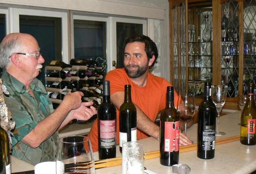 غرفة ديلوكس مطلّة علي البحر مزوَّدة بشُرفة, Mermaid S Muse Bed And Breakfast