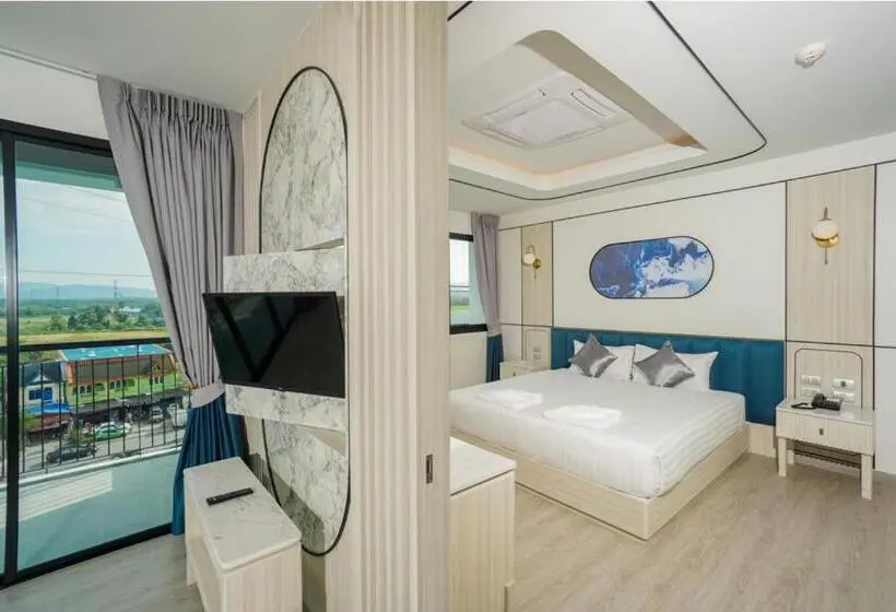 キングサイズベッドのデラックススイート, Poolrada Boutique Hotel   Sha Plus
