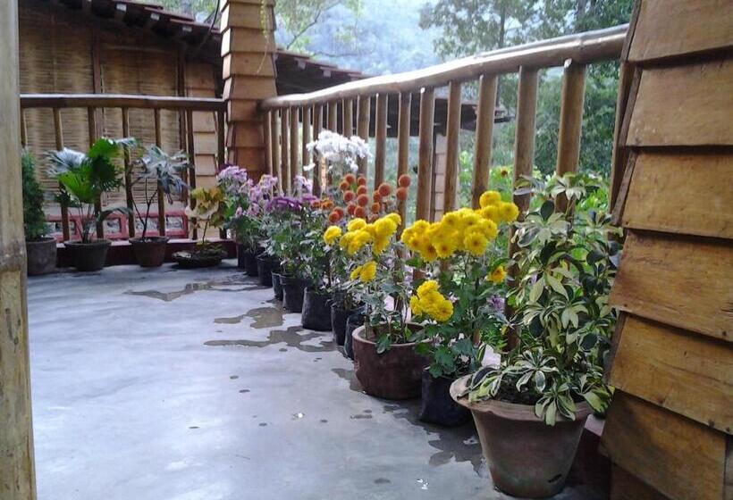 Deluxe Room with Balcony, Tathagata Farm