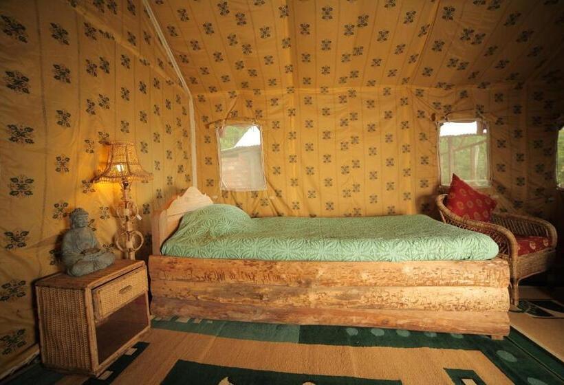 Standard Tent, Tathagata Farm