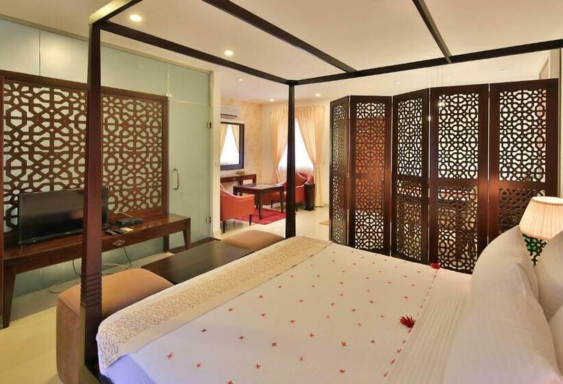 דירת חדר, Laya Leisure