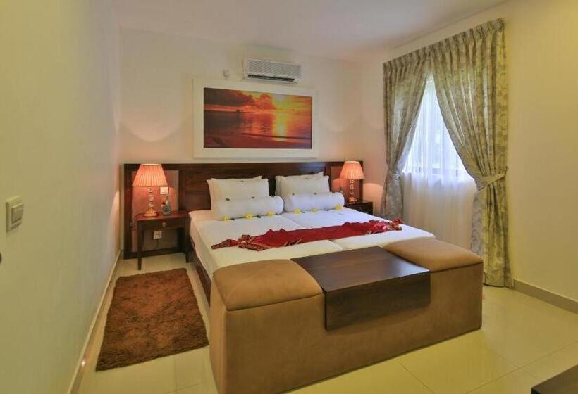 דירת שני חדרים, Laya Leisure