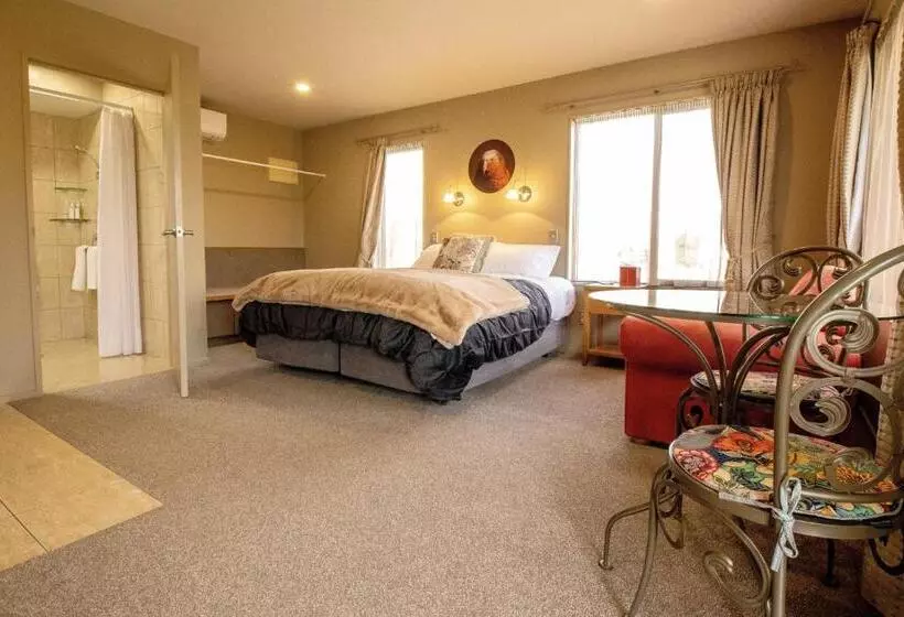 استودیوی استاندارد, Blue Ridge Studios And Bed & Breakfast