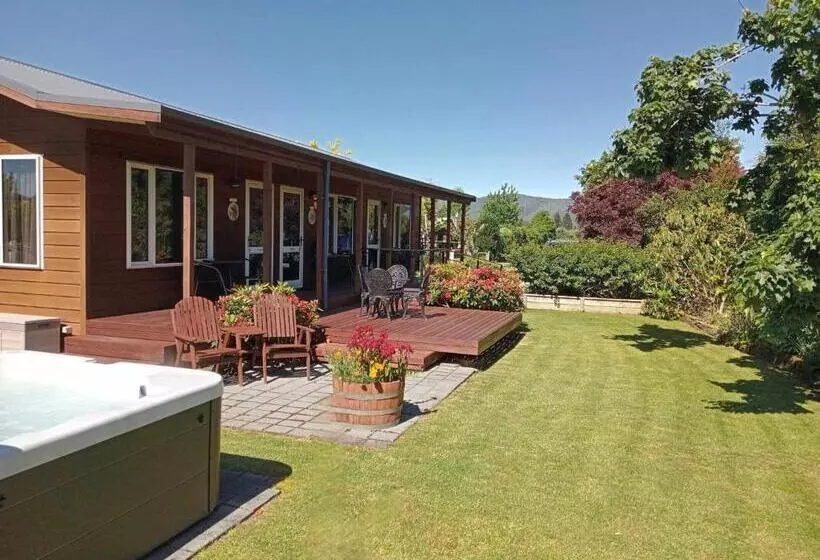 استودیوی استاندارد, Blue Ridge Studios And Bed & Breakfast
