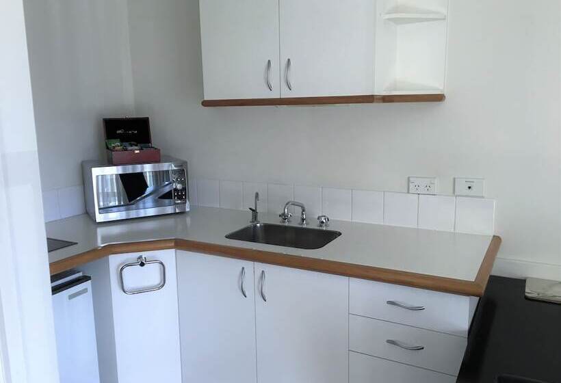 1 Bedroom Apartment, Cable Court Motel
