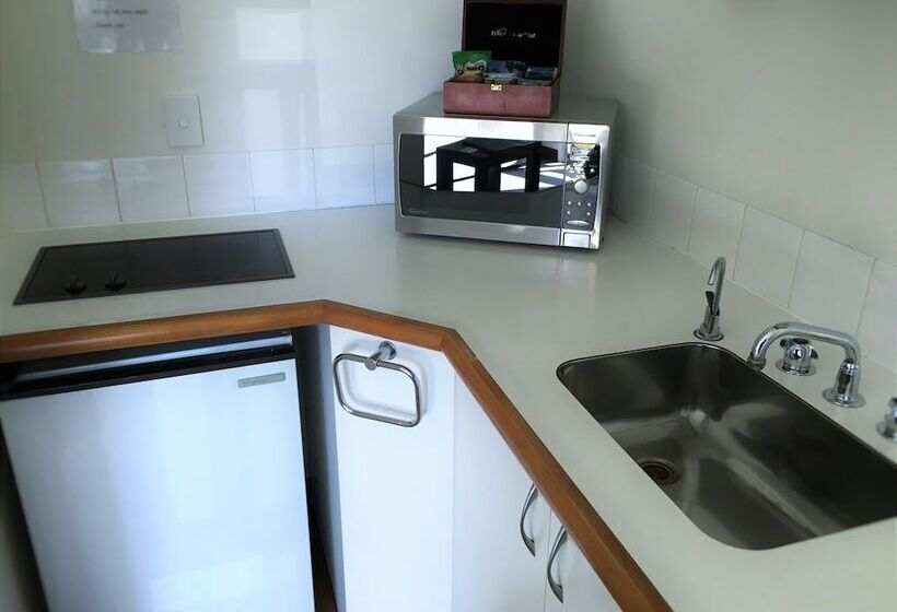 1 Bedroom Apartment, Cable Court Motel