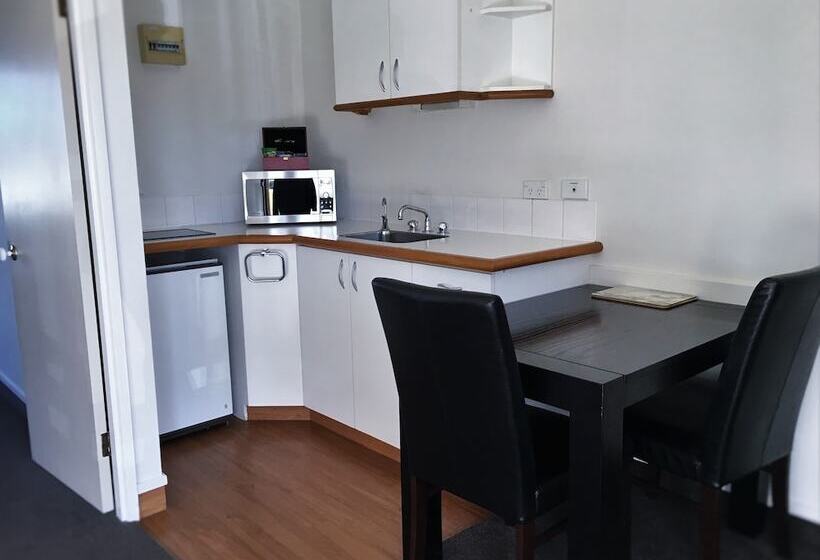1 Bedroom Apartment, Cable Court Motel