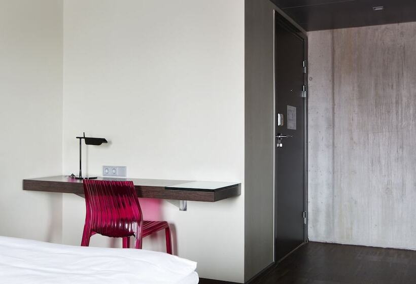 Номер Стандарт, Comfort Hotel Square