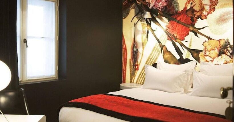 コンフォートルーム, Hôtel Du Petit Moulin, Haute Couture Hotel By Lacroix