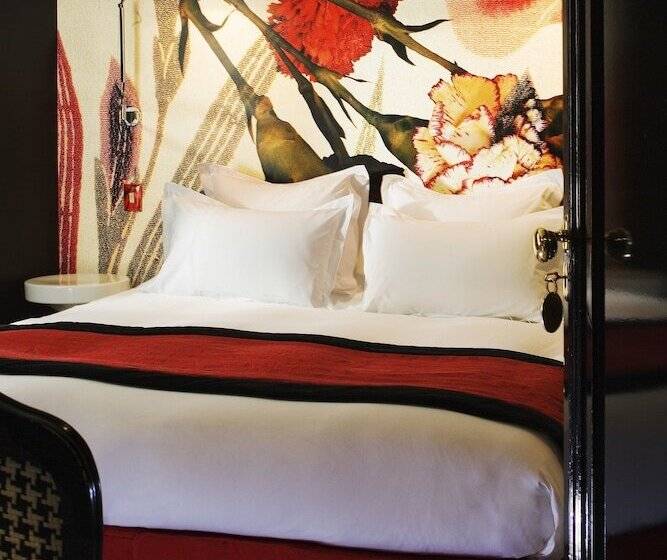 コンフォートルーム, Hôtel Du Petit Moulin, Haute Couture Hotel By Lacroix