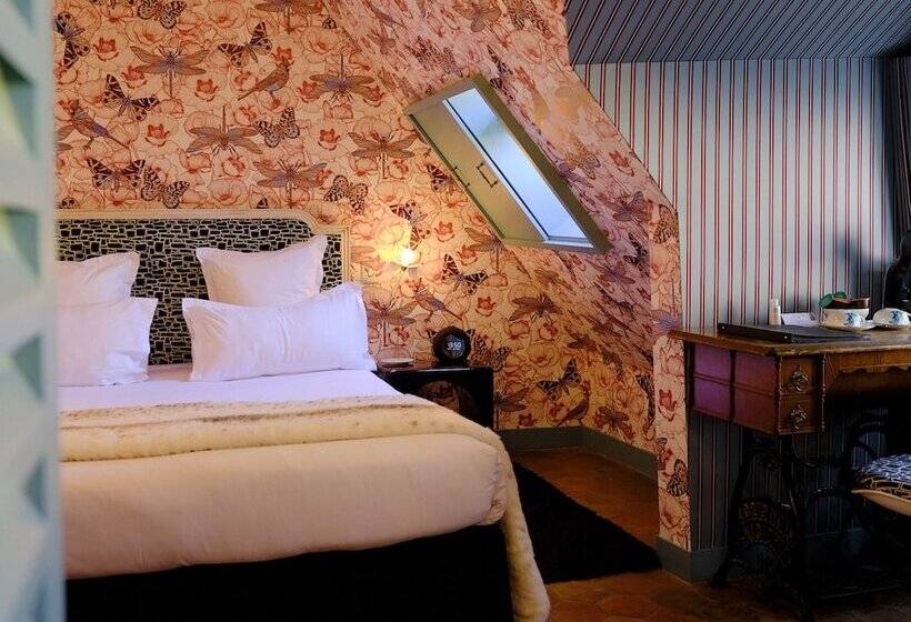 コンフォートルーム, Hôtel Du Petit Moulin, Haute Couture Hotel By Lacroix