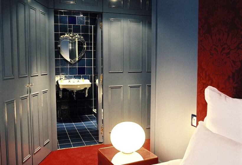 スーペリアールーム, Hôtel Du Petit Moulin, Haute Couture Hotel By Lacroix