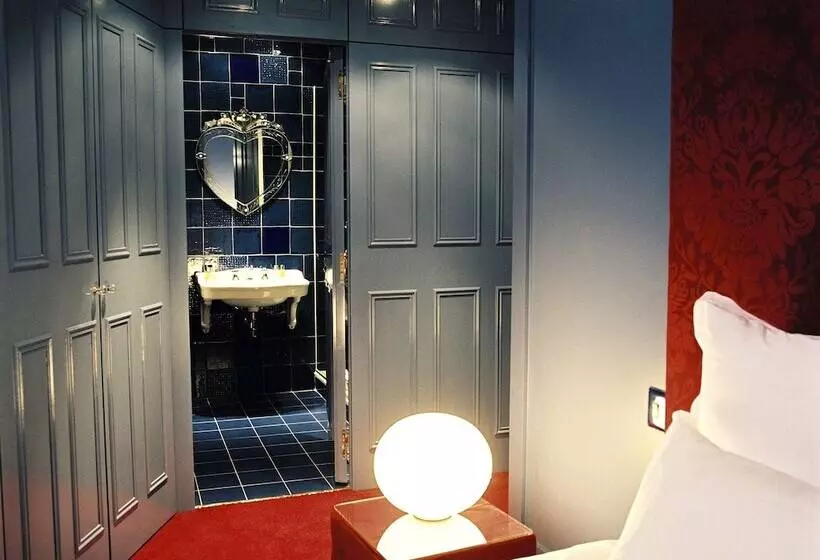 スーペリアールーム, Hôtel Du Petit Moulin, Haute Couture Hotel By Lacroix