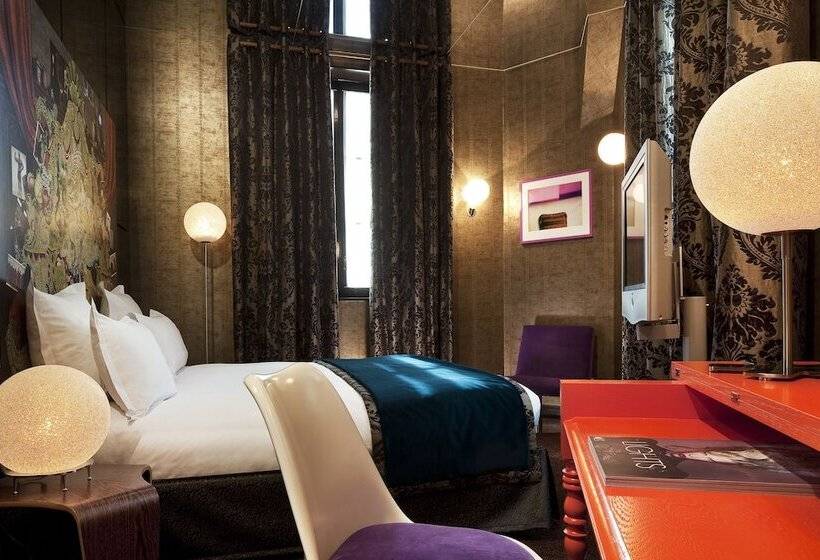 スーペリアールーム, Hôtel Du Petit Moulin, Haute Couture Hotel By Lacroix