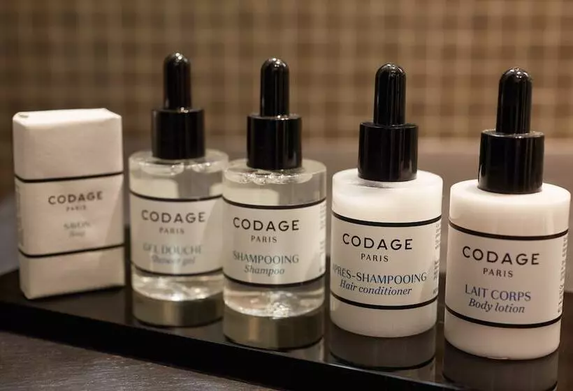 デラックスルーム, Hôtel Du Petit Moulin, Haute Couture Hotel By Lacroix