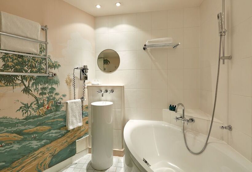 デラックスルーム, Hôtel Du Petit Moulin, Haute Couture Hotel By Lacroix