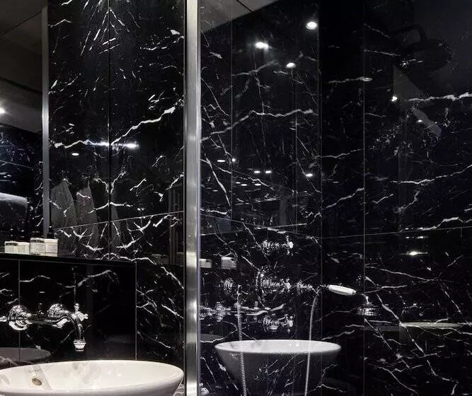 ジュニアスイート, Hôtel Du Petit Moulin, Haute Couture Hotel By Lacroix