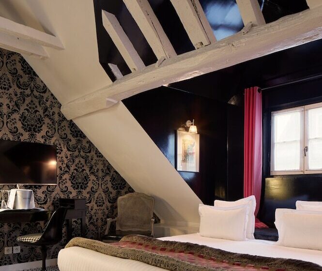 Полулюкс, Hôtel Du Petit Moulin, Haute Couture Hotel By Lacroix
