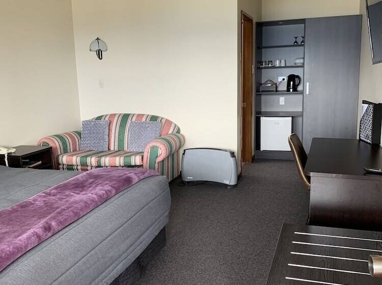 استودیوی لوکس, Manapouri Lakeview Motor Inn