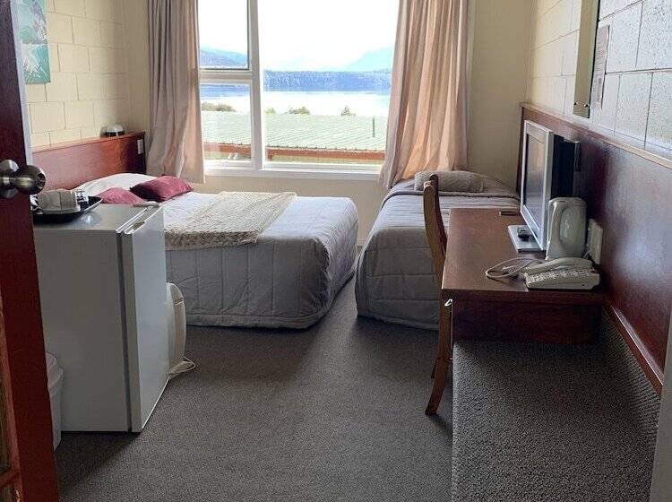 Студио Базик, Manapouri Lakeview Motor Inn