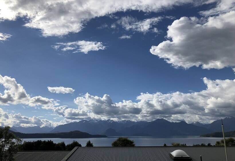 Студия Стандарт, Manapouri Lakeview Motor Inn