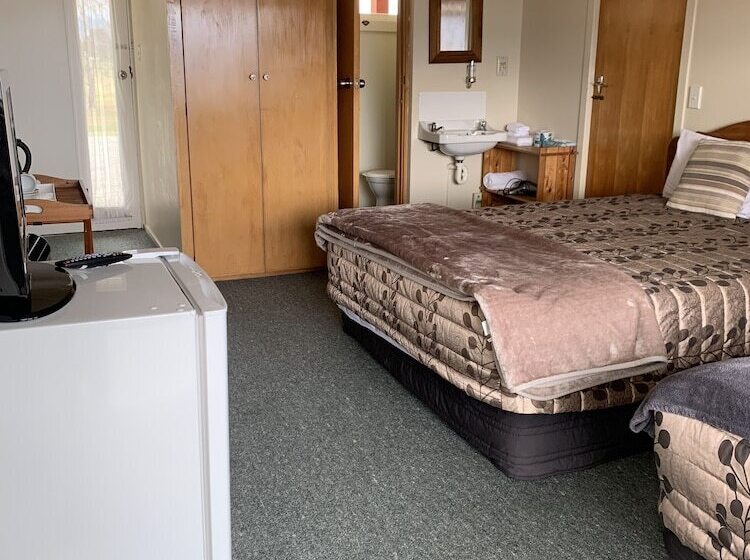 سوییت خانوادگی, Manapouri Lakeview Motor Inn