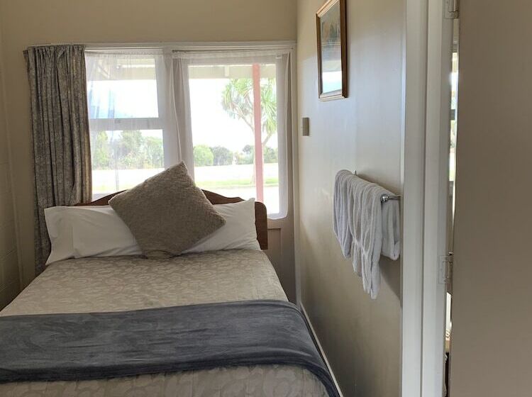 إستوديو قياسى, Manapouri Lakeview Motor Inn