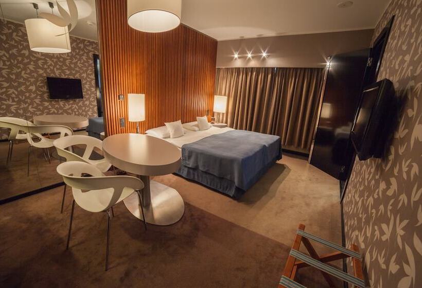 اتاق سوپریور, Yasmin Košice