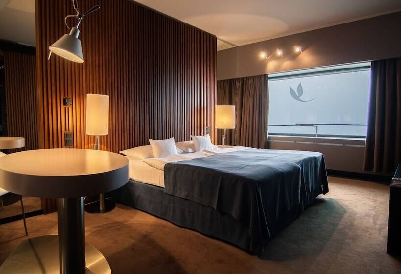 اتاق سوپریور, Yasmin Košice