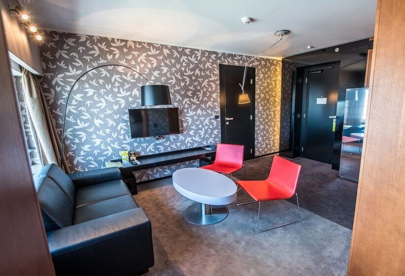 سوییت جونیور, Yasmin Košice