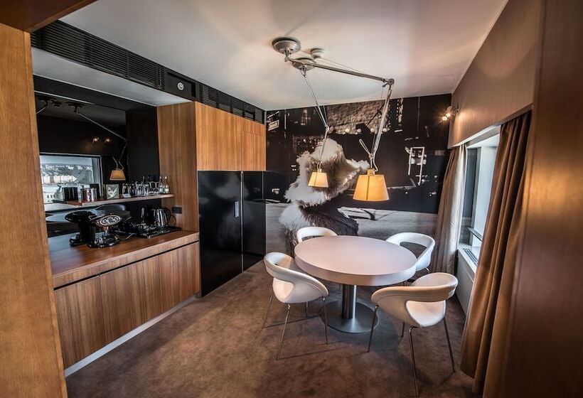 سوییت جونیور, Yasmin Košice