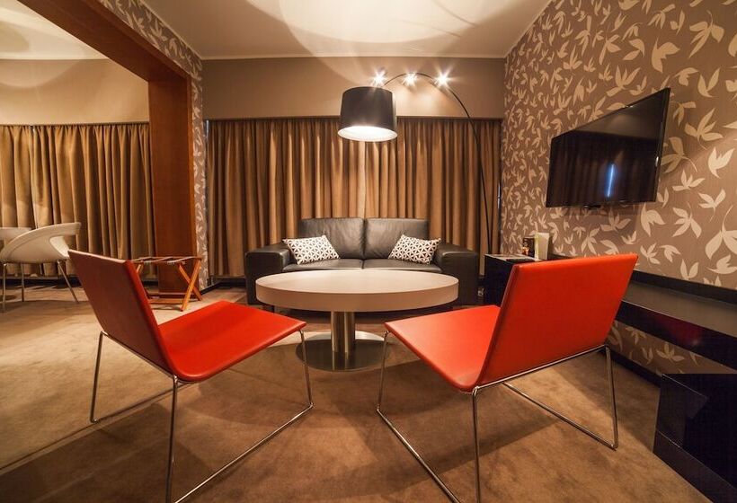 سوئیت پرزیدنت, Yasmin Košice