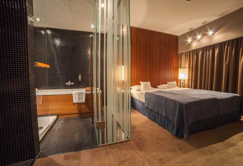 سوئیت پرزیدنت, Yasmin Košice