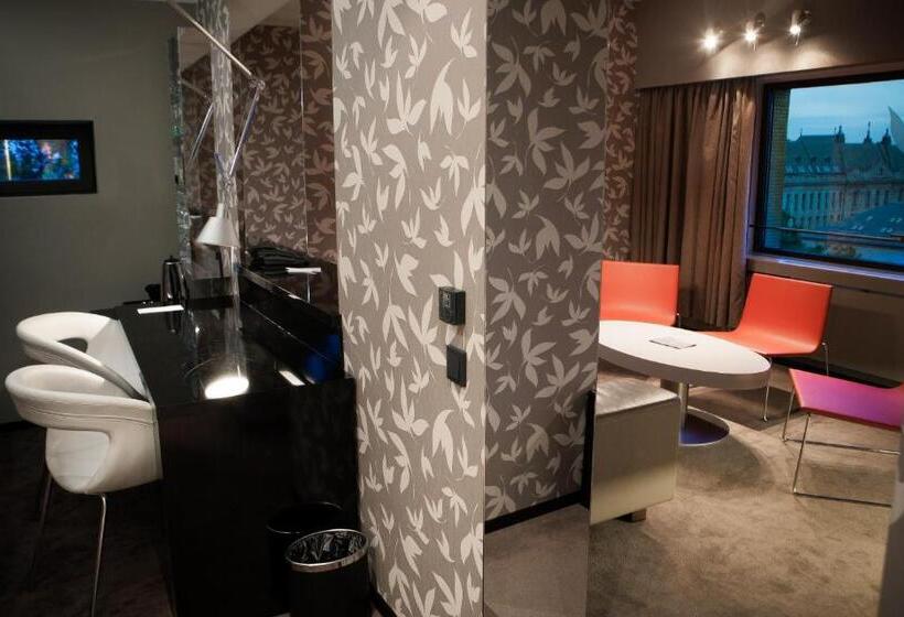 سوییت جونیور, Yasmin Košice