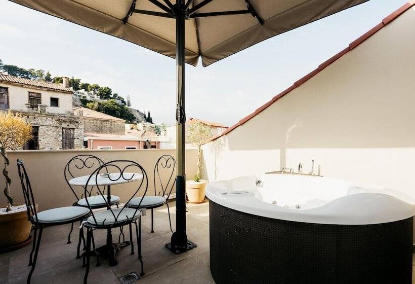 سوئیت با تخت بزرگ, Espero Royal Stay