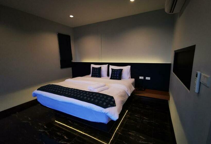 Люкс Deluxe Кровать Кинг, Skyline Resort