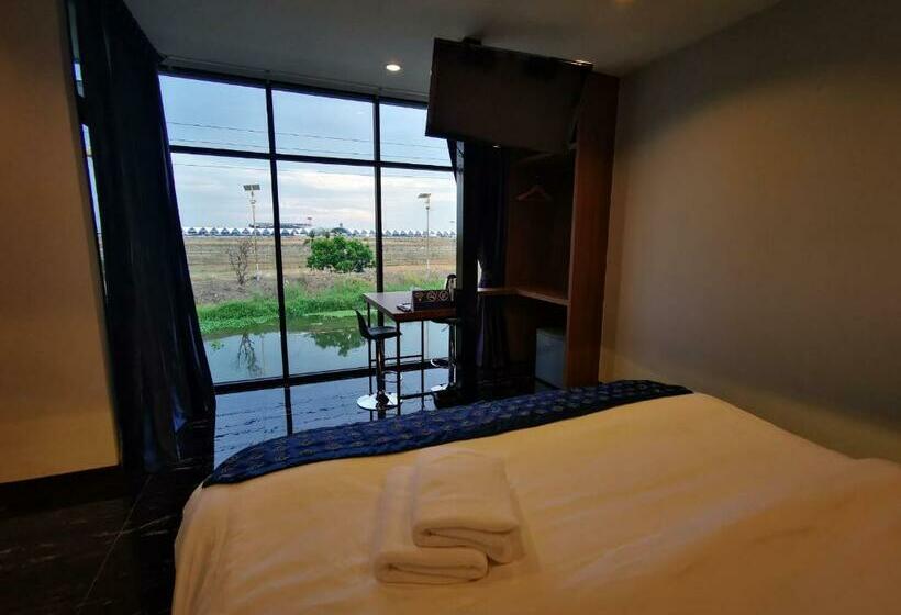 Люкс Deluxe Кровать Кинг, Skyline Resort