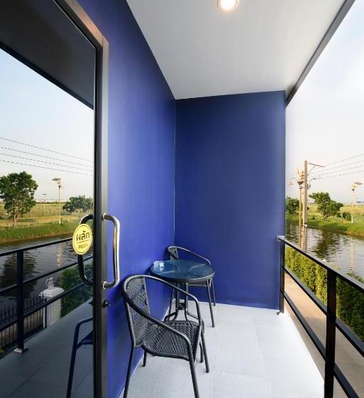 Люкс Deluxe Кровать Кинг, Skyline Resort