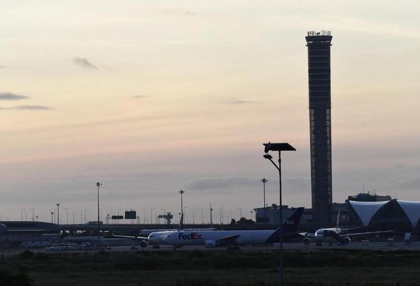 Люкс Deluxe Кровать Кинг, Skyline Resort