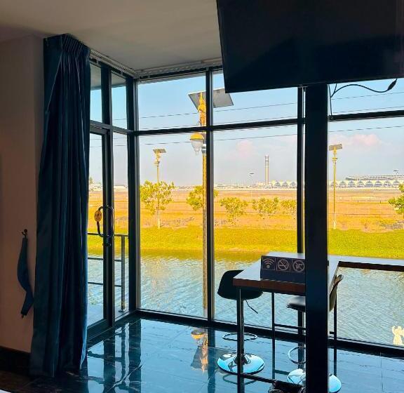 Люкс Deluxe Кровать Кинг, Skyline Resort